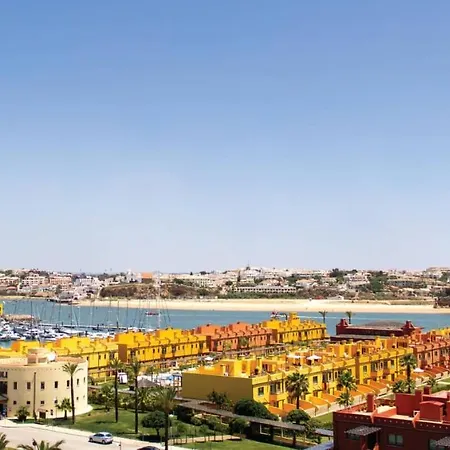 Апартаменти Luxury Apartment, Marina, & Pool Ii