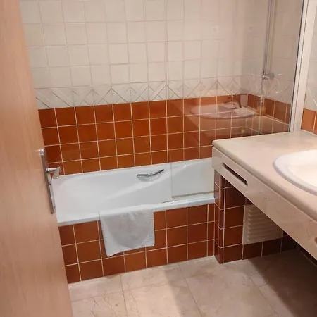 Luxury Apartment, Marina, & Pool Ii Апартаменти Портіман