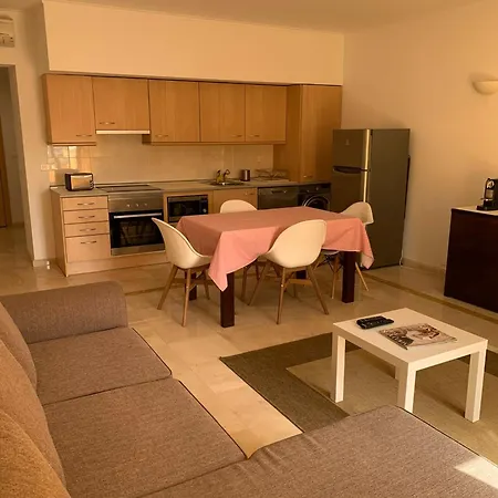 Апартаменти Luxury Apartment, Marina, & Pool Ii Портіман