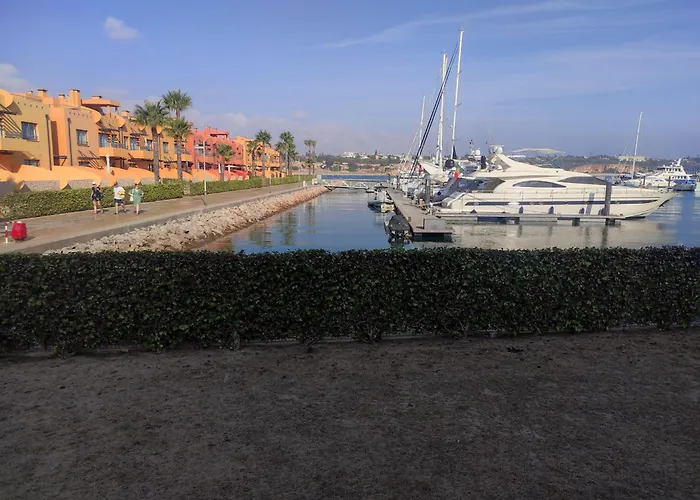 アパート Luxury Apartment, Marina, & Pool Ii *